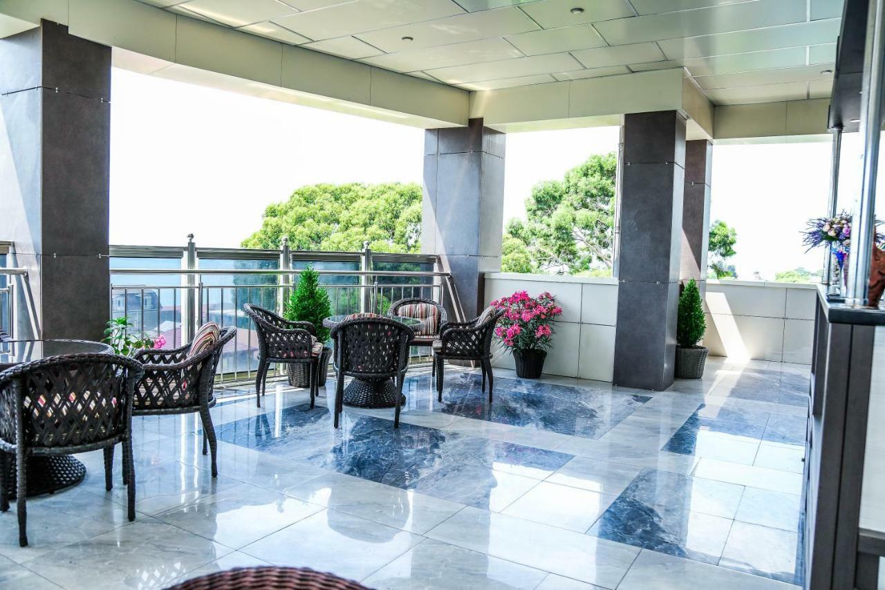 Grand Hotel ガグラ エクステリア 写真