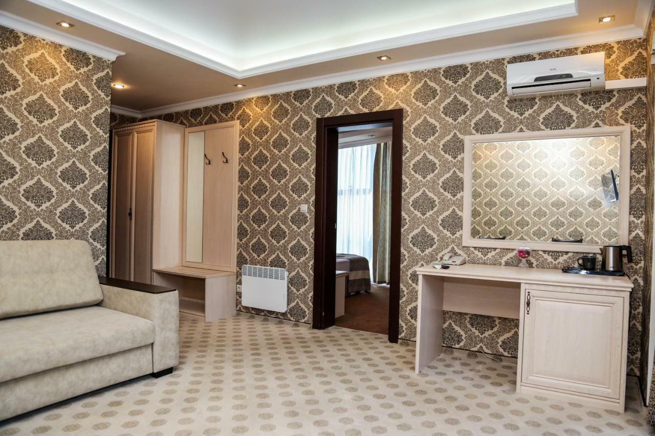 Grand Hotel ガグラ エクステリア 写真